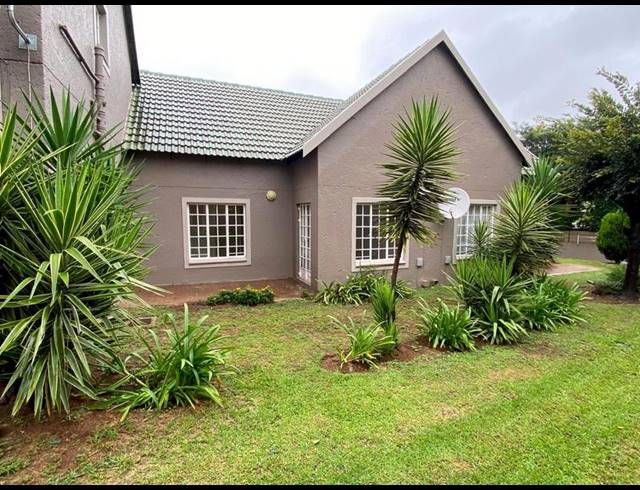 3 BEDROOM APARTMENT FOR SALE IN BASSONIA ROCK